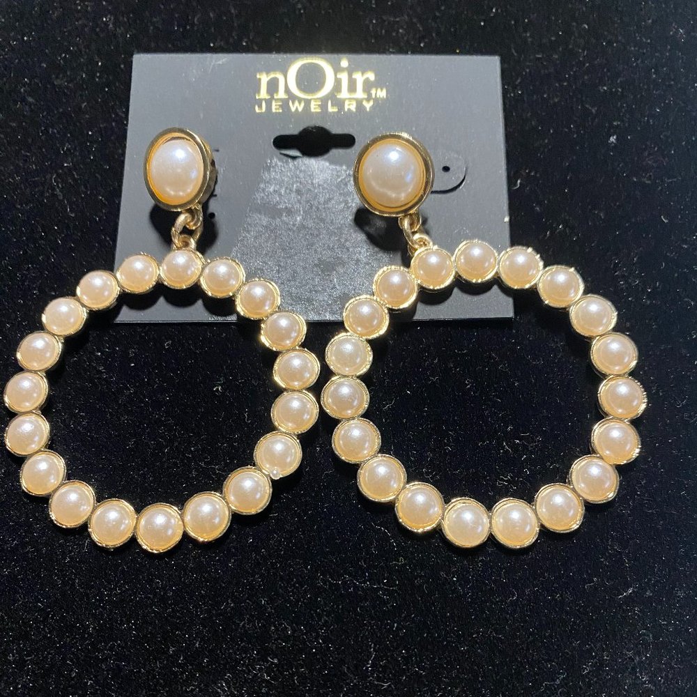 nOIR  Pearl Dangle Earrings
